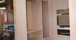 Cabina Armadio in Legno su misura Artigianale 
